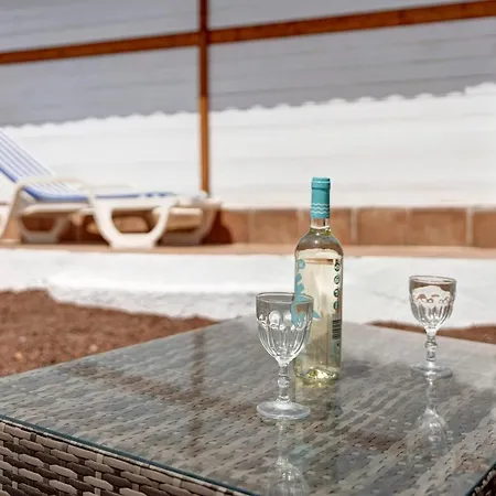 Casa Blanca De Madera * Granadilla De Abona